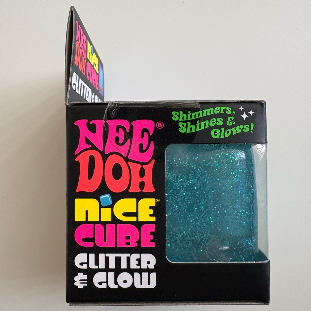 NeeDoh Nice Cube Glitter & Glow- Blue - Picture 2 of 3
